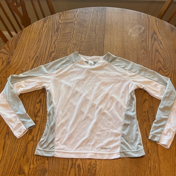 Patagonia Tops - Patagonia Textured White Long Sleeve Gym Top Womens M
